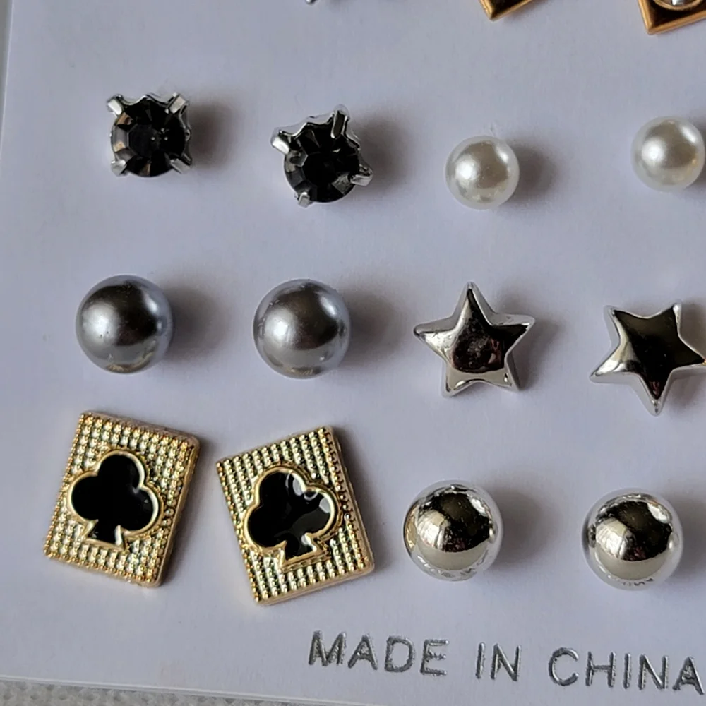 12 Pair Fashion Earrings